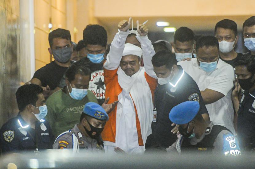 Pledoi Habib Rizieq Ungkap Pernah Bertemu Kepala BIN dan Kapolri di Makkah